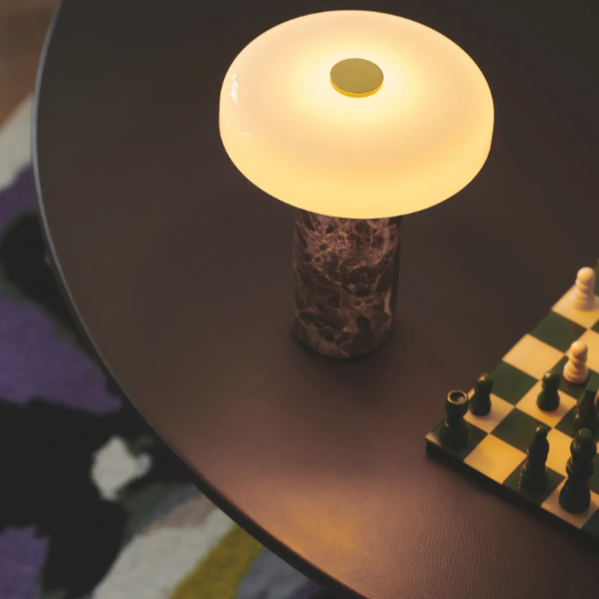 Oppladbare Bordlamper>Design by Us Trip oppladbar bordlampe - Dark Emperador brun marmor/Hvit skjerm Brun marmor / Hvit