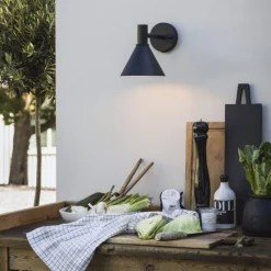 Utelamper - Klassiske Vegglamper>Pr home of Scandinavia Ab Tripp mini vegglampe utendørs IP44 - Svart