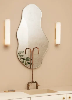 Interiørlamper>Ferm Living Vuelta Vegglampe 40cm - hvit /messing Messing / Opal