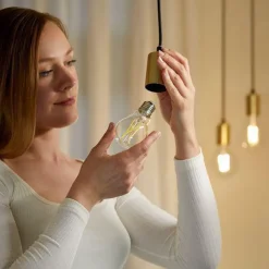 Led-Smartlyspærer|Led-Pærer Smart E27 Sokkel>WiZ E27 Lyspære filament A60 6,7W Wifi - Justerbar fargetemperatur 2700-6500 Kelvin