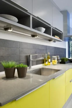 Zip Spotskinner><noscript><img width=